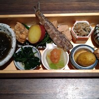 和 is 魯菴 - おばんざい盛り合わせ