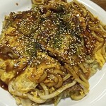 히로시마 오코노미야키 스마이루 - 고기 달걀 우동