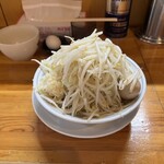 連 - ラーメン 800円(ﾔｻｲﾏｼ/ﾆﾝﾆｸﾏｼ)/味付玉子 100円