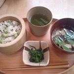 とらや工房 - 昼時には軽食を！