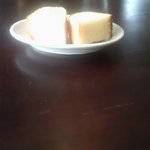 ファリーナ　フレスカ - ソースをすくうパン