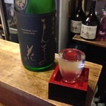 地酒と季節料理 おかやん - 冷酒「埼玉 まんさくの花 純米吟醸原酒120ccで500円。