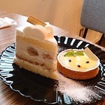 Tsutsui Yakigashi To Chiisana Kafe - 