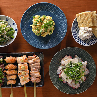 かしわ・せせり・白肝の炭火焼き鳥とサイドメニューは酒肴に◎