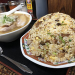 こく一番 ラーメン みどりや - チャーハン（1,000円）　この日は味噌ラーメン