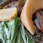 寿美吉 - 冷やしたぬき蕎麦、アップ