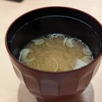 鮨みやもと - 味噌汁（海老出汁）