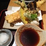 手打ち蕎麦 寺田家 - 国産特大穴子と野菜天ぷら800円