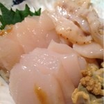 手打ち蕎麦 寺田家 - 岩手県産のホタテの刺身ズーム！