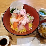 白山食堂 - 大漁海鮮丼定食(ミニうどんに変更）　2,380円