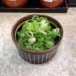 横濱ラーメン あさが家 - 青ネギハーフ100円。