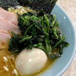 横濱ラーメン あさが家 - ほうれん草。