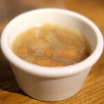 アメリカン ビストロ・ニア - 本日のミートランチ 950円 のスープ