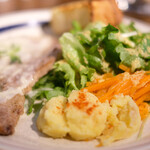 アメリカン ビストロ・ニア - 本日のミートランチ 950円 のグリルドポーク～チーズクリームソース～