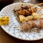 ブウちゃん - 串(カルビ、ナンコツ、アブラ、タン)@120円   こちらではカラシで頂きます♪