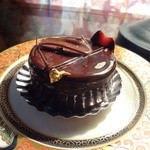 パテイスリー ケイ アシカリ - これが一日限定五個のチョコゲレンデ。　衝撃の旨さ。最高です