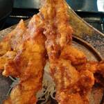 五味八珍 - 料理写真:盛り上がっている油淋鶏