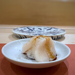 Sushi Soejima - ◆ほたて、出汁漬け・・肉厚な帆立で美味しいワ。出汁漬けにすることで、より旨味を感じますね。