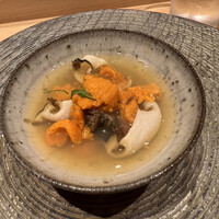 銀座 稲葉 - あわびとウニのいちご煮