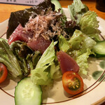 Ikkomon - 野菜サラダ605円　サラダに刺身が入ってるのを、人生で初めて食べました‼︎笑
