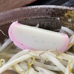 あじわい食堂 - 『五目中華』のかまぼこ