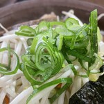 あじわい食堂 - 『五目中華』のネギ