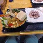 湘南スープカレー 海月 - 旬菜とタフゴレンのスープカレー