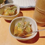 やきとり鶏慶 - お通しの夏野菜のゼリー寄せ