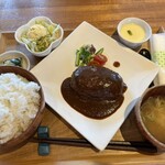 コマコ - ハンバーグ定食1400円