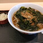 いろり庵きらく - わかめそば480円