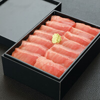 鮨・日本料理 暦 - お持ち帰り「本まぐろ中トロ漬け重」