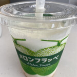 ファミリーマート - ドリンク写真:ファミリーマートｻﾝの メロンフラッべ(ฅ´~`ฅ）350円税込