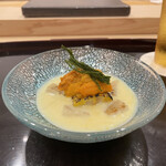 あま木 - スープはコーンベースで、すじ青のり、平貝、ウニのせで焼きとうもろこし。