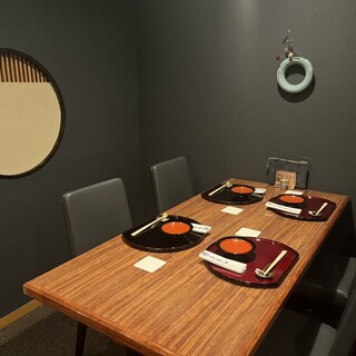 職人技を目で愉しむ特等席から、寛ぎ空間までご用意しております