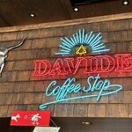 DAVIDE Coffee Stop - 店内　スカルがイイ✨