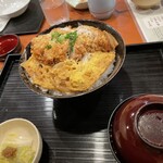 旭川お城の鯉寿し - かつ丼1,050円+大盛100円