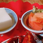 SIK eatery - 東方美膳、杏仁豆腐、トマト