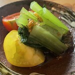 naru - 小松菜とミニトマトの胡麻酢あえ　こちらの小鉢もさっぱり系です。