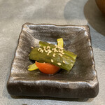 カツレツ Avanti - ピクルスみたい、酢漬けの漬物。また、合うねん。カツに。