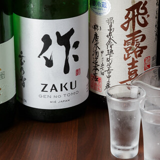 全国各地の地酒を厳選。日本酒・焼酎好きの方必見の品揃え