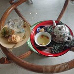 ルワム - スイーツプレートと薬膳養生茶