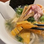 酒肴場 屯 - 鮮度抜群のホヤはクセがなく、ほんのり甘味を感じます。