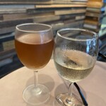 THE NUTS EXCHANGE - ２杯目は残りの白とオレンジワイン