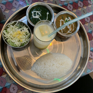 アピ スパイス&居酒屋_1