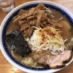 自家製中華そば としおか - 「鹽ラーメン小」（1,050圓）
      「チャーシュー」（250圓）
      「メンマ」（250圓）。