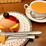 森のらくだ - ロールケーキとミルクティー