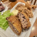 Haruta Ya - 手作りメンチカツ　220円
                        鶏の唐揚げ　220円