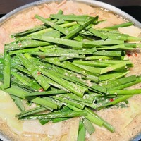 博多もつ鍋 やま中 赤坂店 - もつ鍋（みそ味）