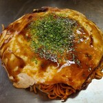 Okonomiyaki Teppanyaki Sora - 肉玉唐麺(税込800円)
                        ・茹で唐麺
                        ・オタフクソース&仕上げの？ソース
                        ・焼き方:押さえない
                        ・焼き上がりの形:整った焼き上がり
                        ・鉄板または皿で食べるのがスタンダード
