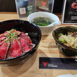 伝承焼肉TUWAMONO - ローストビーフ丼～☆